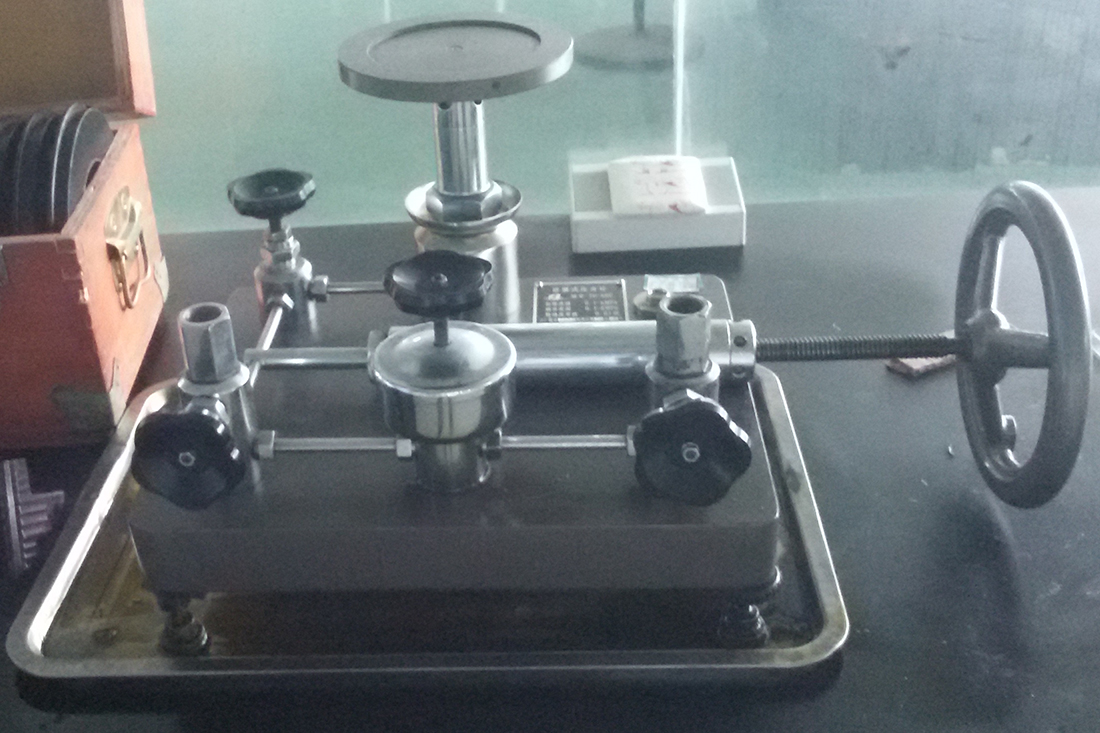 活塞壓力計(jì)